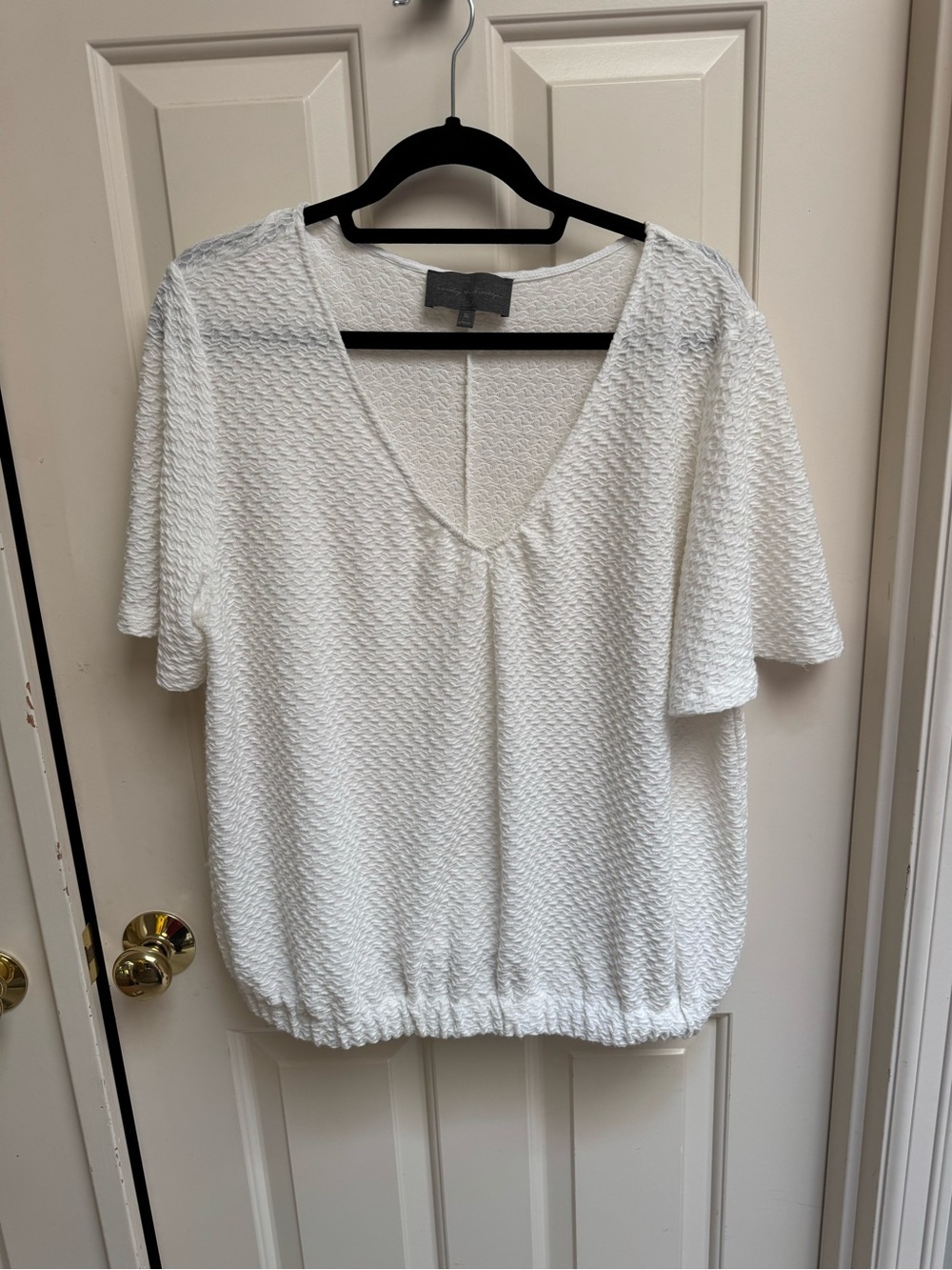 Sunday in Brooklyn White Textured V-Neck Short Sleeve Top